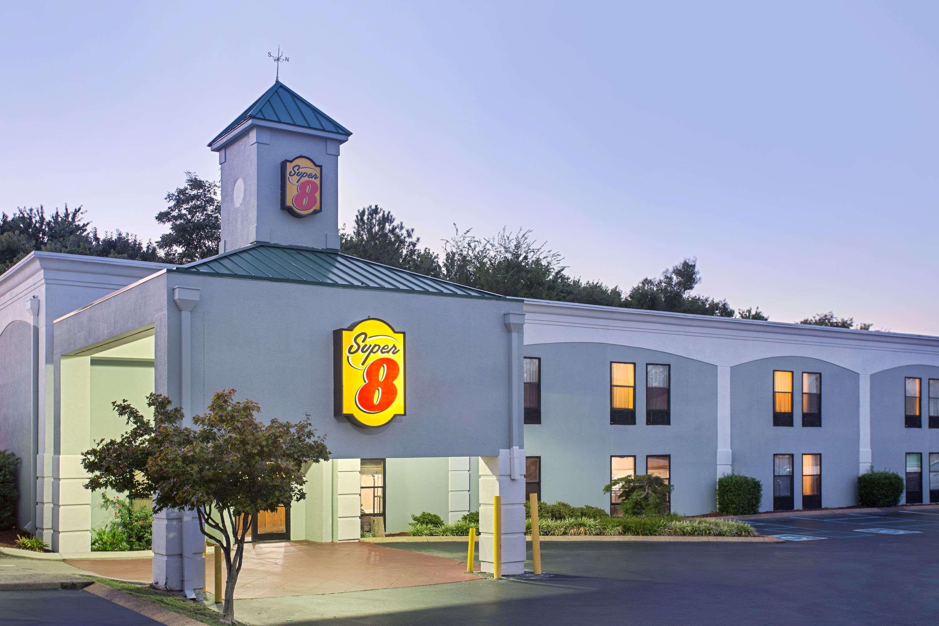 Super 8 By Wyndham Chattanooga/Hamilton Place Exterior photo
